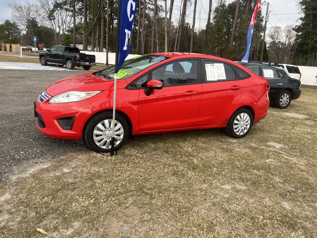 2013 Ford Fiesta SE's photo