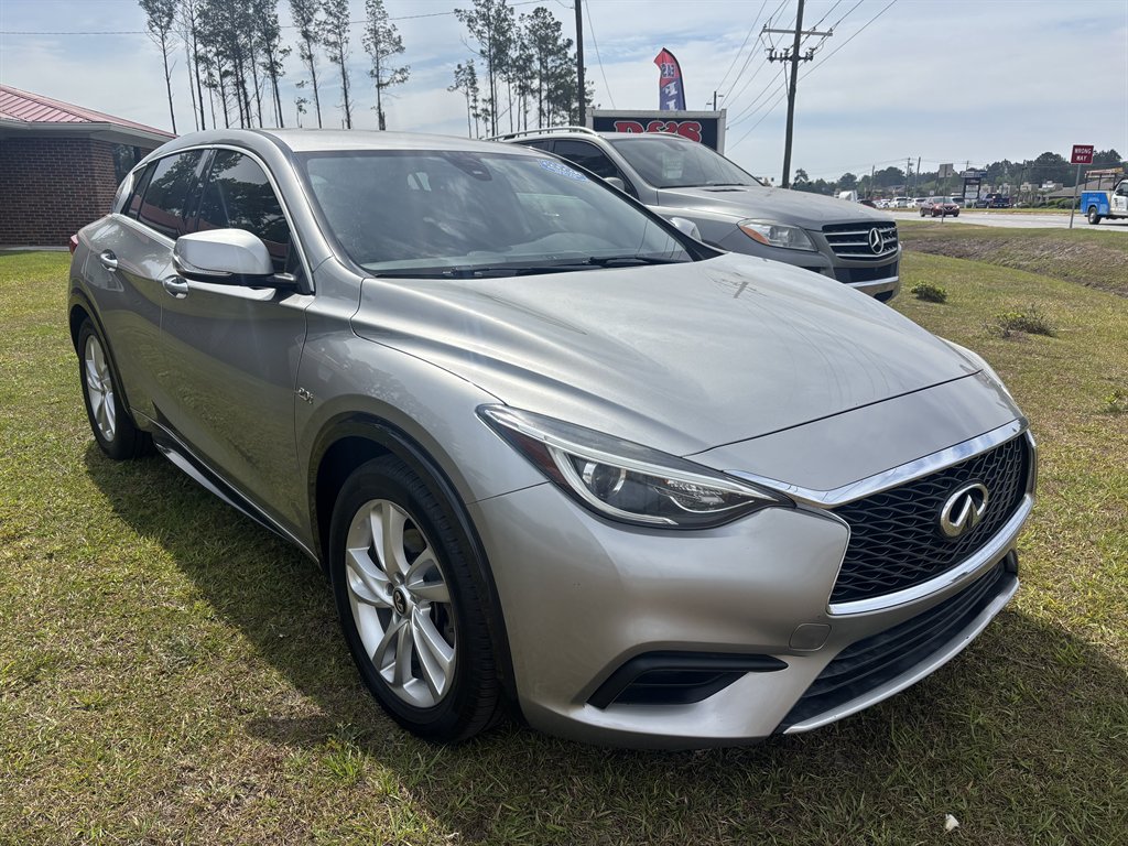 2017 INFINITI QX30 Base