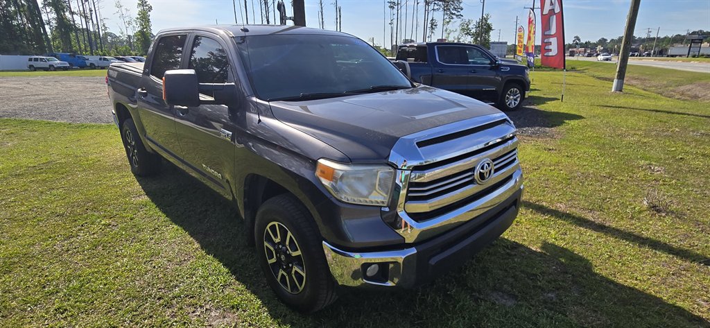 2016 Toyota Tundra SR5 5.7L 4WD FFV Crew Max Short Bed's photo