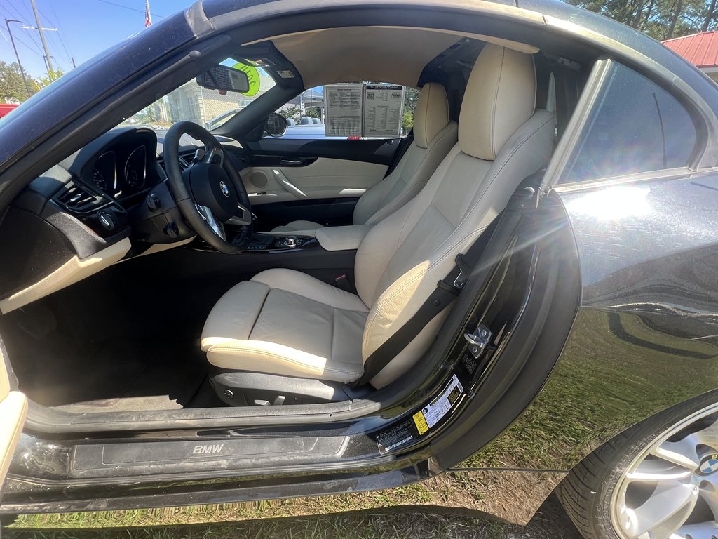 2010 BMW Z4 sDrive30i - Photo 9