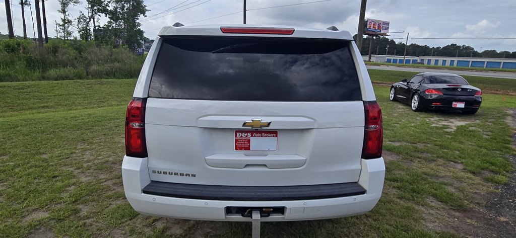 2019 Chevrolet Suburban 2WD 1500 LT's photo