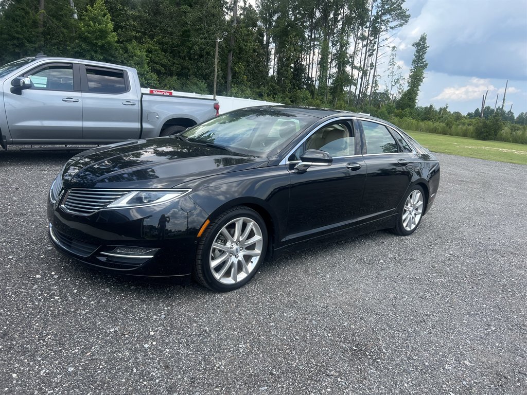 2015 Lincoln MKZ Hybrid's photo