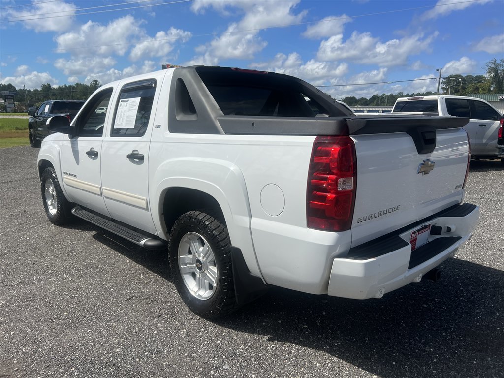 Chevrolet Avalanche photo 6