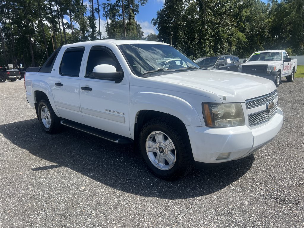 Chevrolet Avalanche photo 3