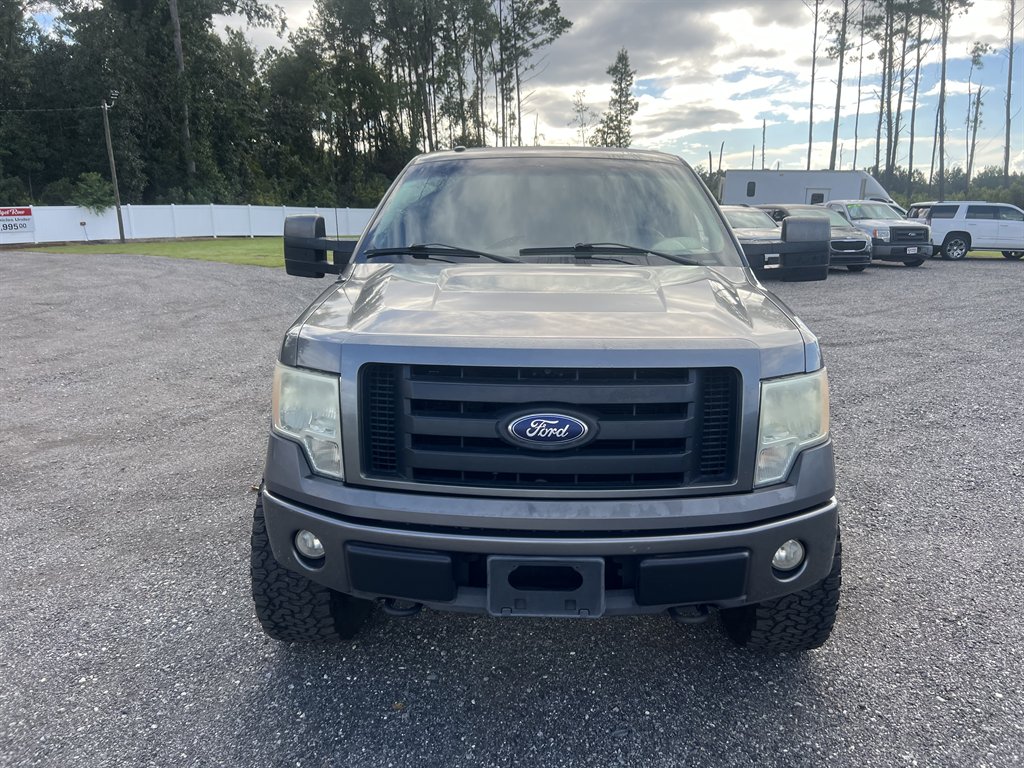 Ford F-150 photo 2