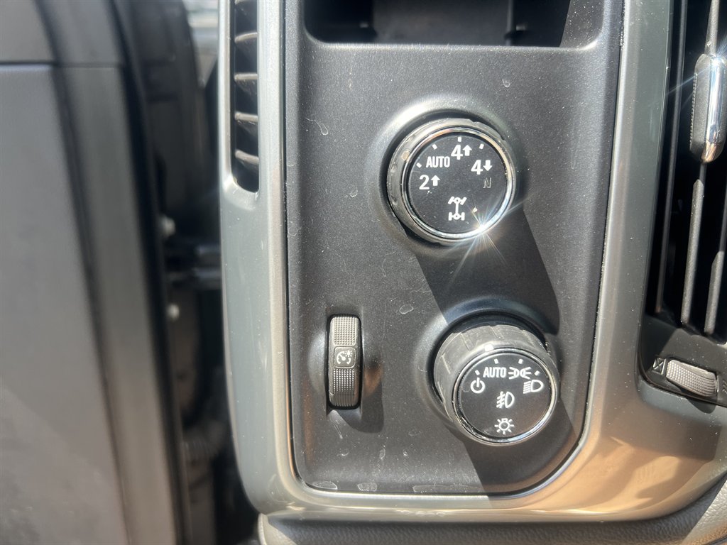 Chevrolet Silverado photo 14