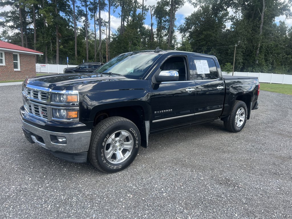 Chevrolet Silverado photo 2
