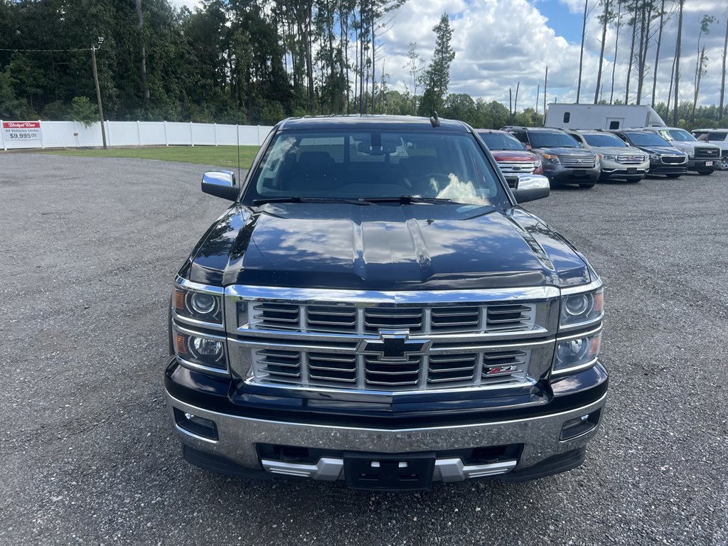 Chevrolet Silverado photo 3