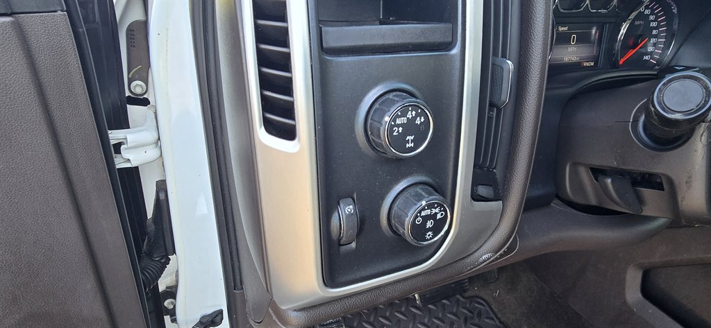GMC Sierra photo 15