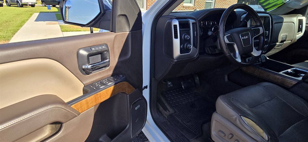 GMC Sierra photo 13