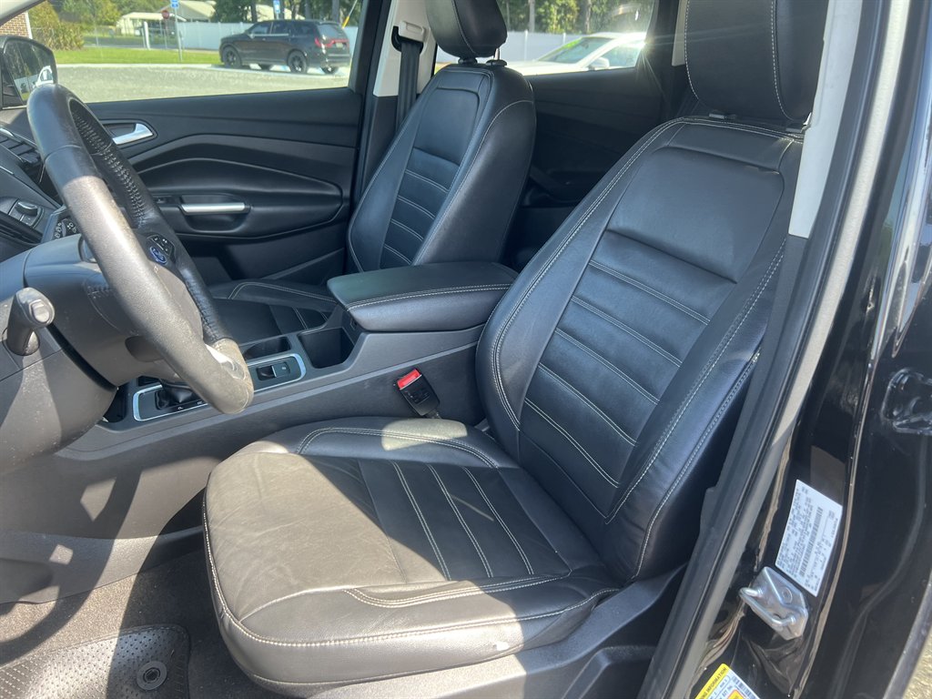 Ford Escape photo 8