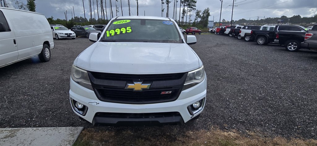 Chevrolet Colorado photo 2