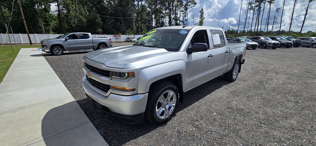 Chevrolet Silverado photo 3