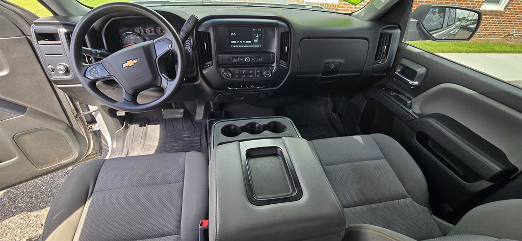 Chevrolet Silverado photo 17
