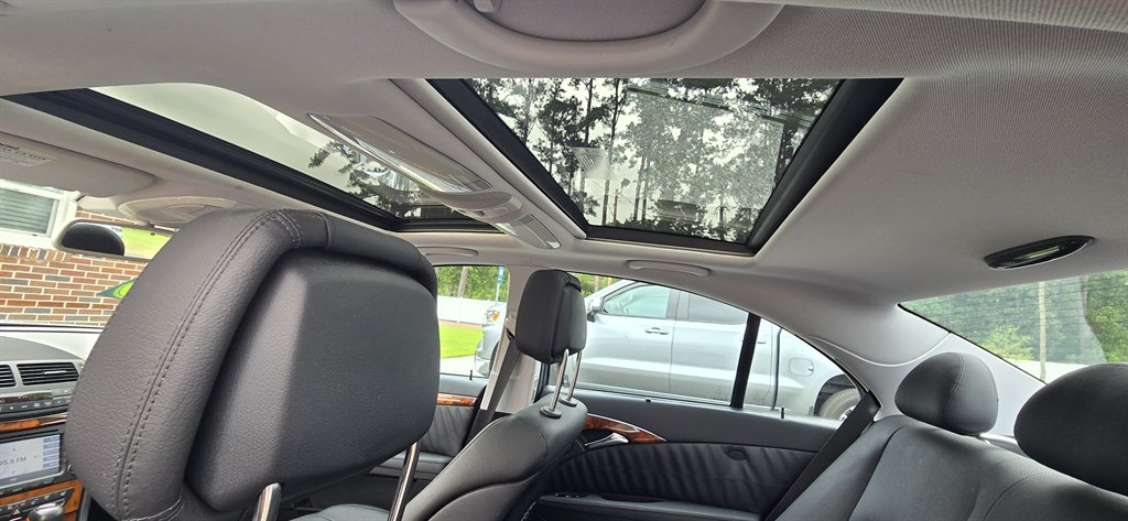 Mercedes-Benz E-Class photo 26