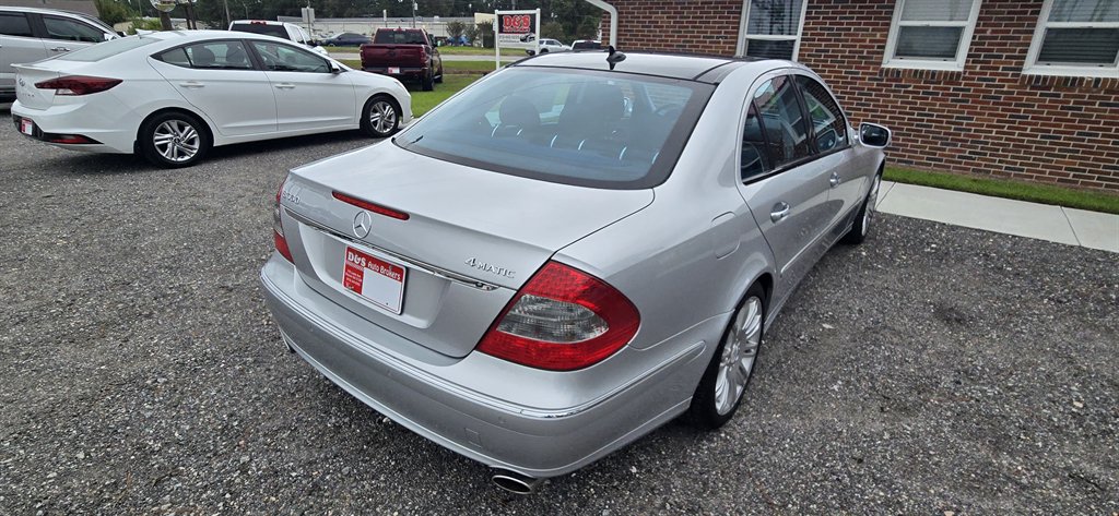 Mercedes-Benz E-Class photo 7