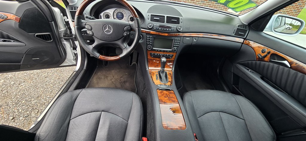 Mercedes-Benz E-Class photo 17