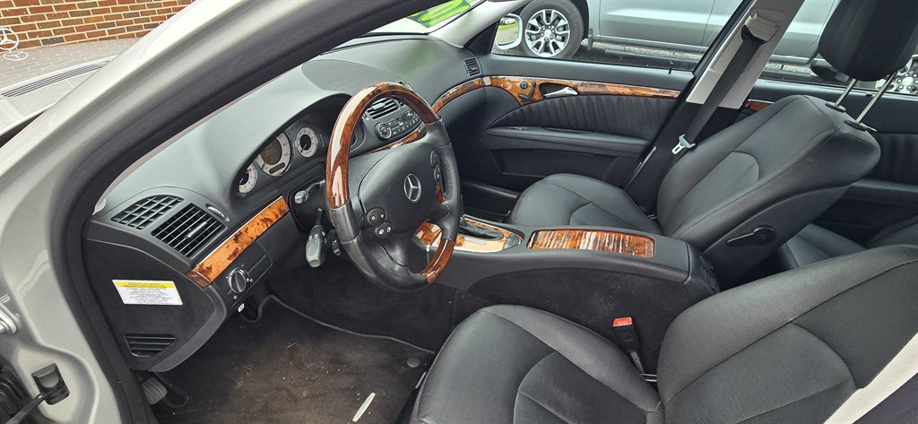 Mercedes-Benz E-Class photo 16