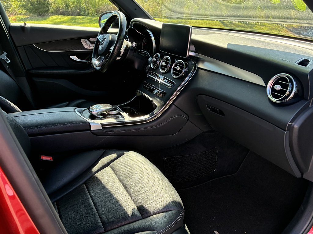 Mercedes-Benz GLC photo 8