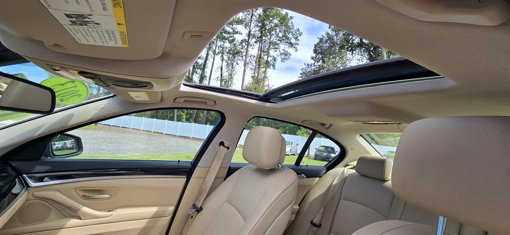 BMW 5 Series photo 22