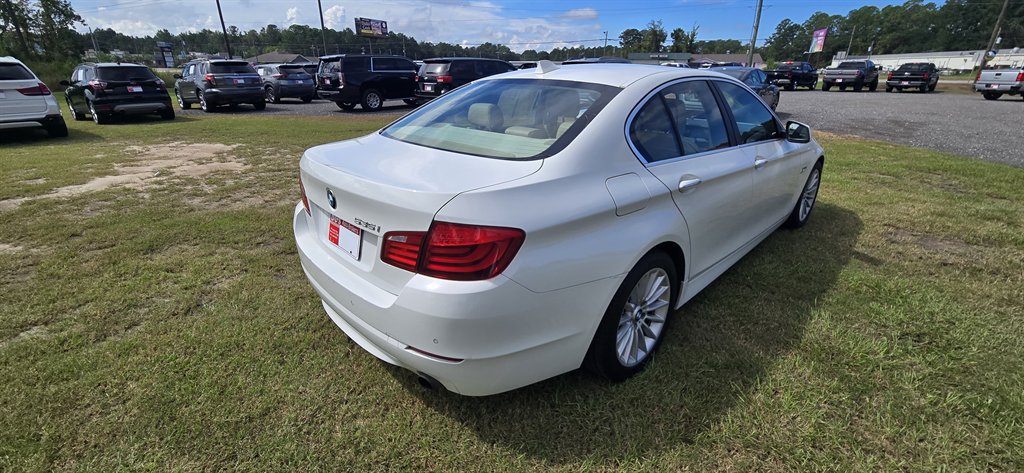 BMW 5 Series photo 7