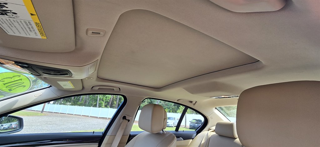 BMW 5 Series photo 21