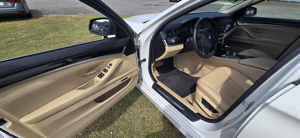 BMW 5 Series photo 13