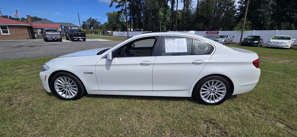 BMW 5 Series photo 4