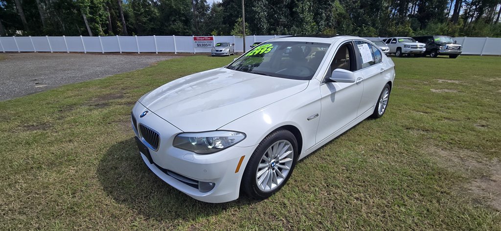 BMW 5 Series photo 3