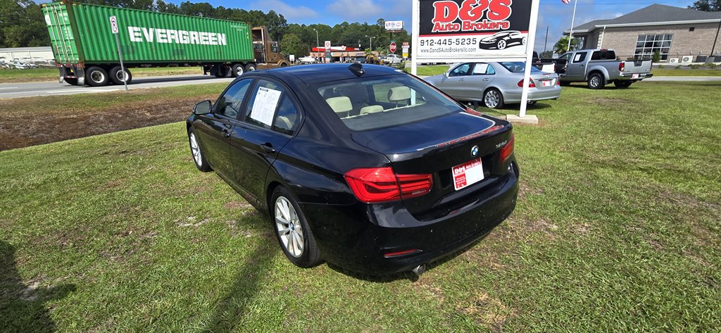 BMW 3 Series photo 5