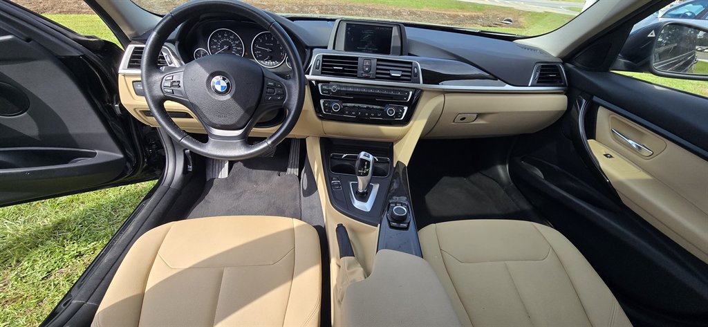 BMW 3 Series photo 19