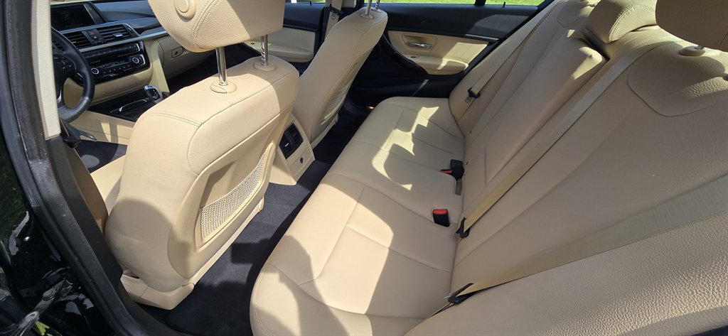BMW 3 Series photo 20