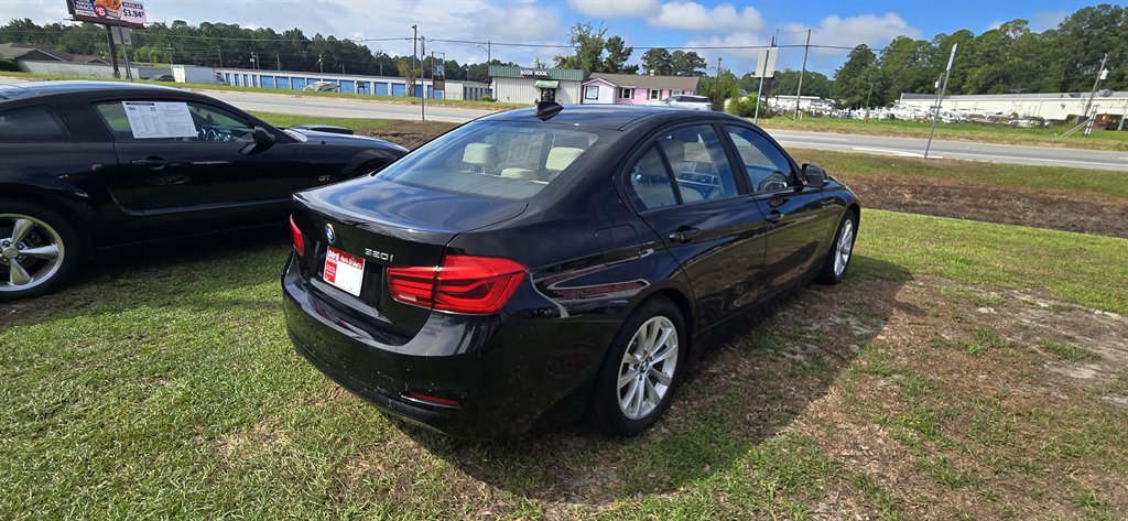 BMW 3 Series photo 7