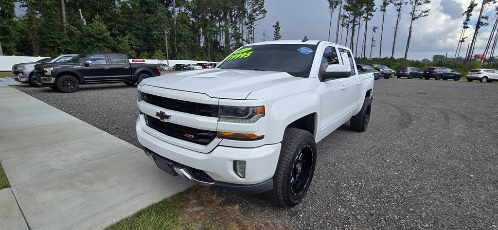 Chevrolet Silverado photo 3