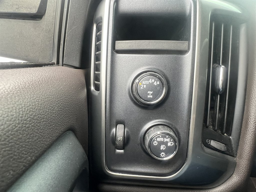 Chevrolet Silverado photo 13