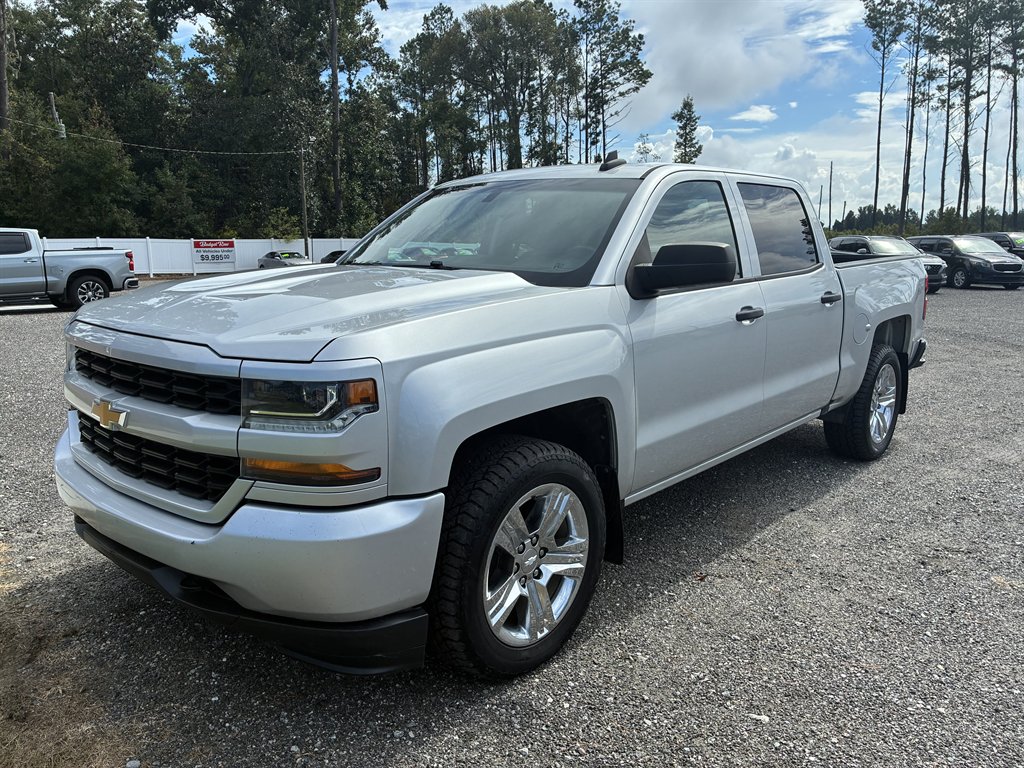 Chevrolet Silverado photo 2