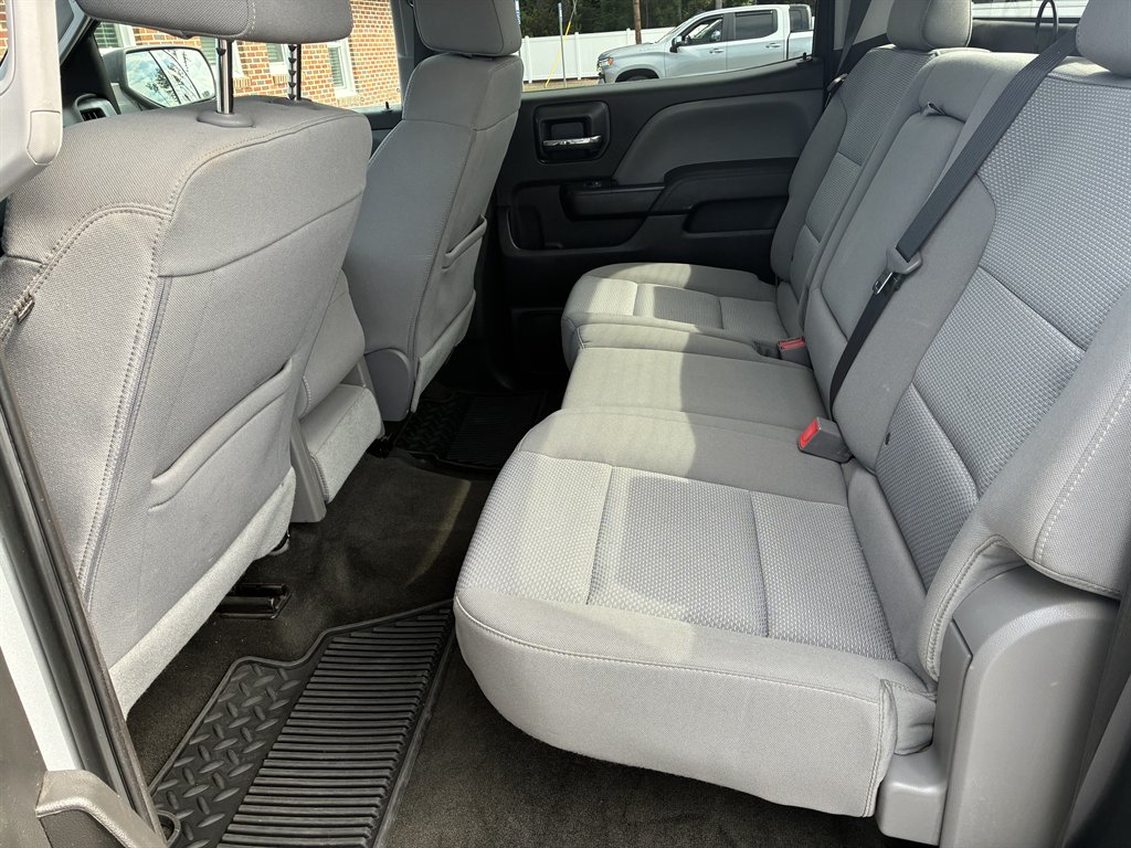 Chevrolet Silverado photo 14