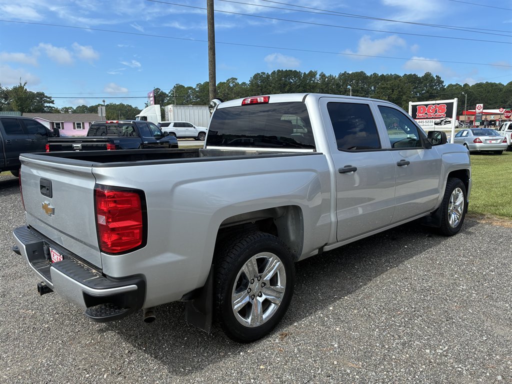 Chevrolet Silverado photo 3