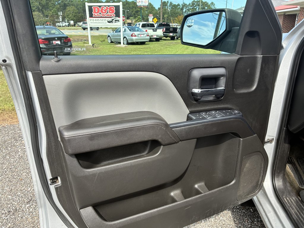 Chevrolet Silverado photo 16