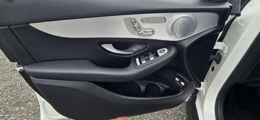 Mercedes-Benz GLC photo 16