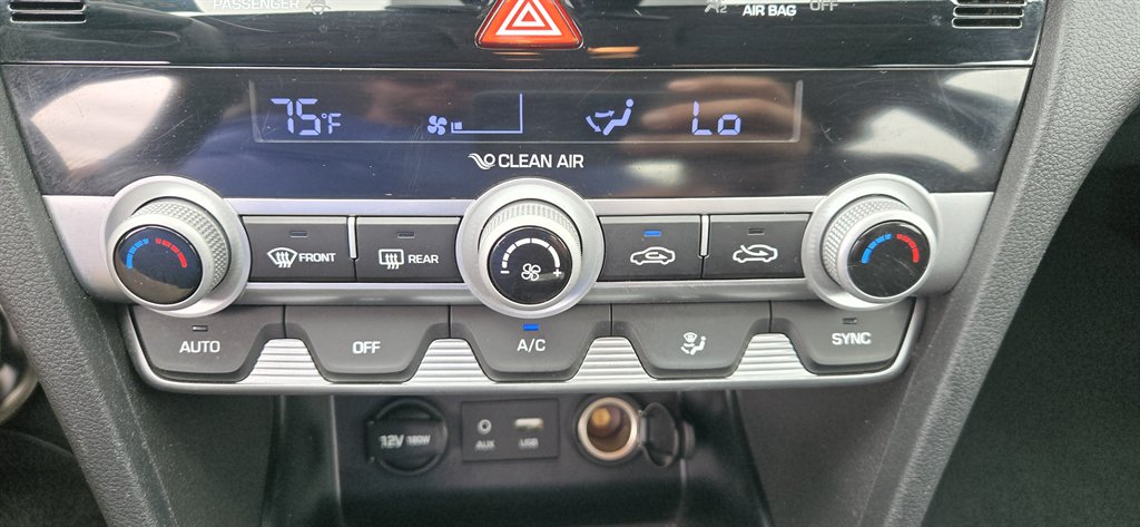 Hyundai Elantra photo 19