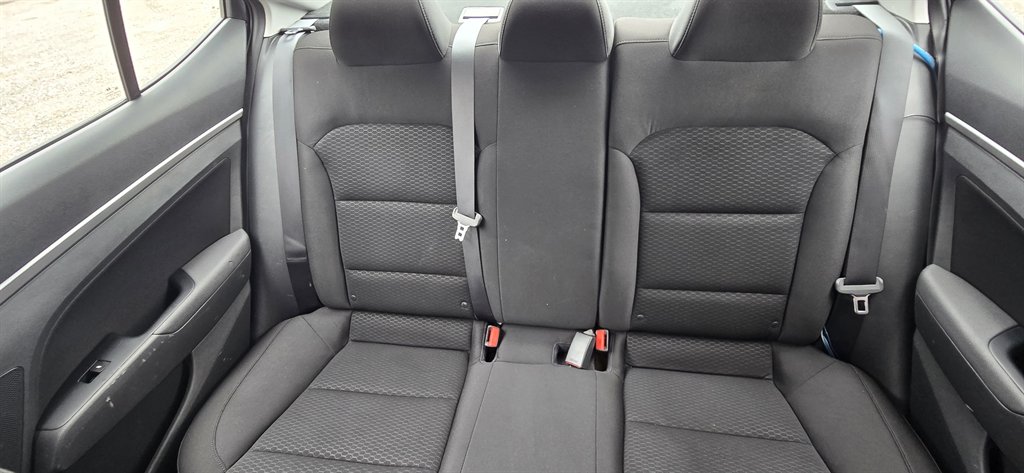 Hyundai Elantra photo 22