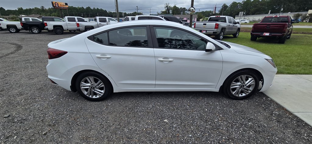 Hyundai Elantra photo 8
