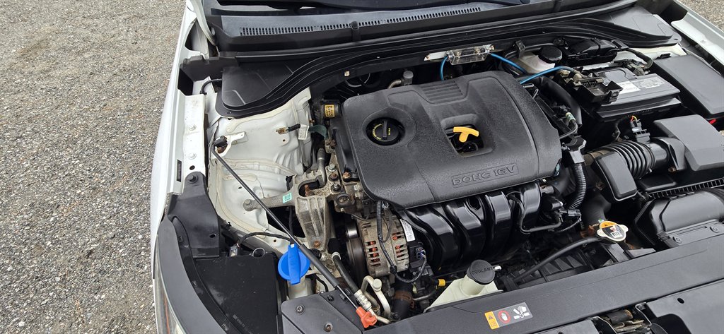 Hyundai Elantra photo 10