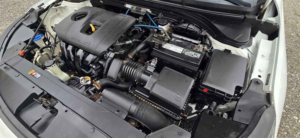 Hyundai Elantra photo 11