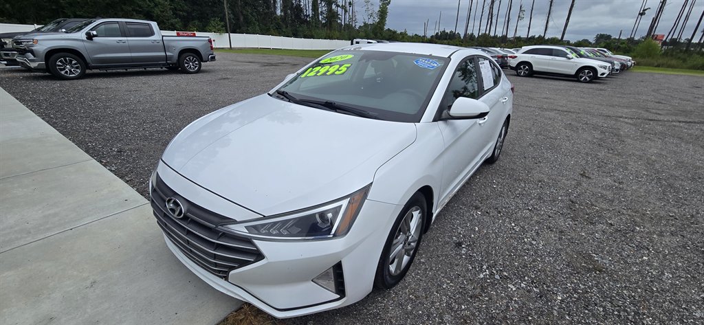 Hyundai Elantra photo 3