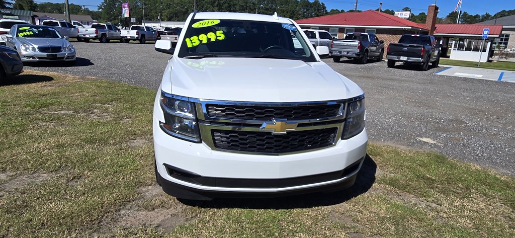 Chevrolet Tahoe photo 2