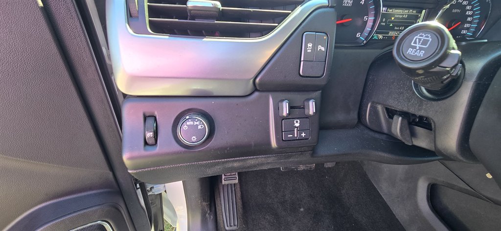 Chevrolet Tahoe photo 14