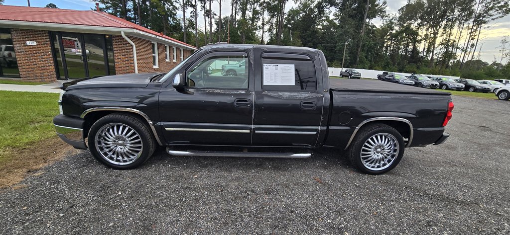 Chevrolet Silverado photo 3