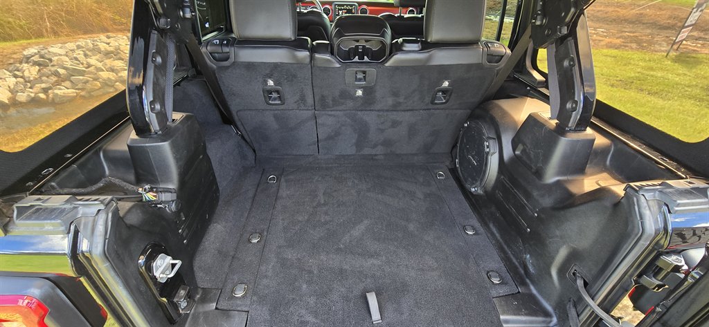 Jeep Wrangler photo 24